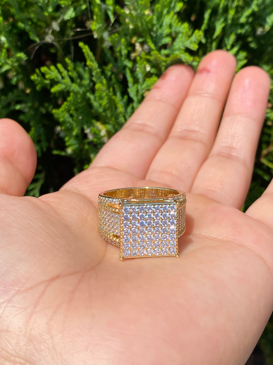 Royal ring with Stones no green skin